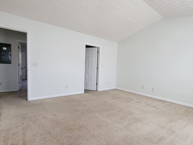 Building Photo - Experience modern living in this stunning two-story townhome! Awesome School District