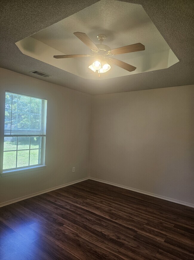 Building Photo - 2013 Cherrybark Bend