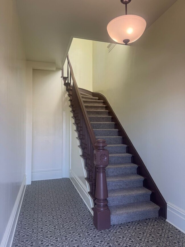 Building Photo - 14th &amp; B