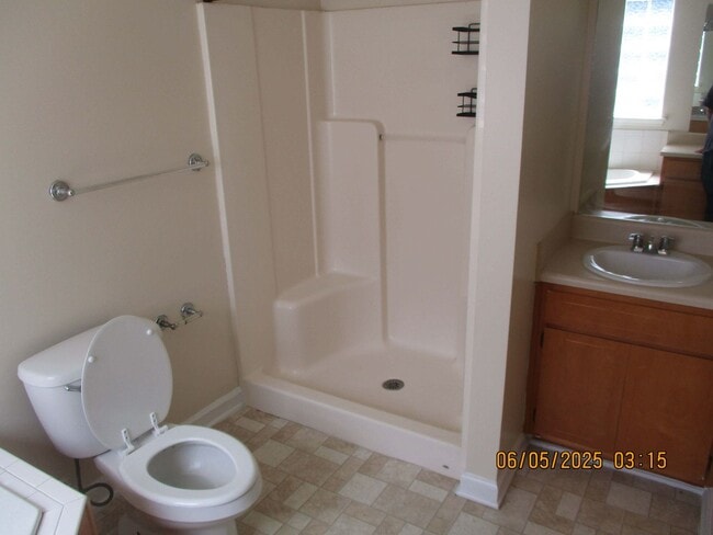 Building Photo - 139 Twelve Oaks Ct
