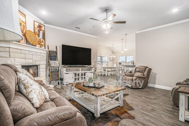 Building Photo - 226 Harp Ave