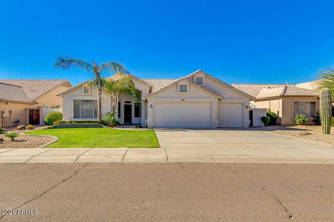 Primary Photo - 2460 N 132nd Ave