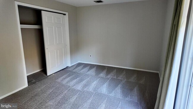 Building Photo - 2166 Birch Dr