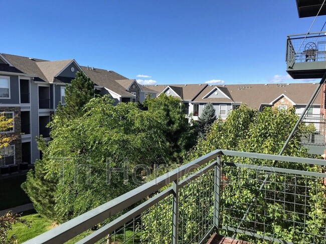 Building Photo - 10184 Park Meadows Dr