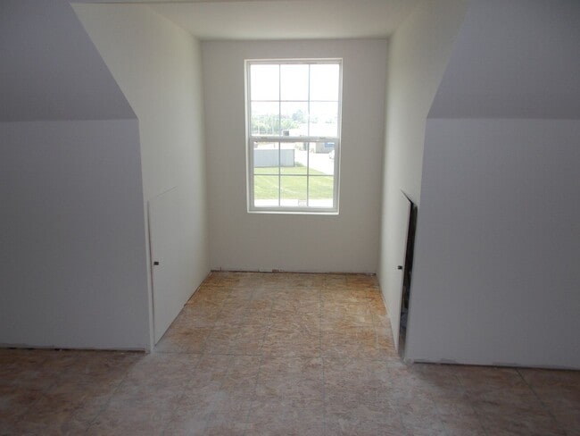 Building Photo - Large, Beautiful Home North of Richmond