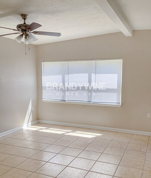 Building Photo - 2016 E Crenshaw St