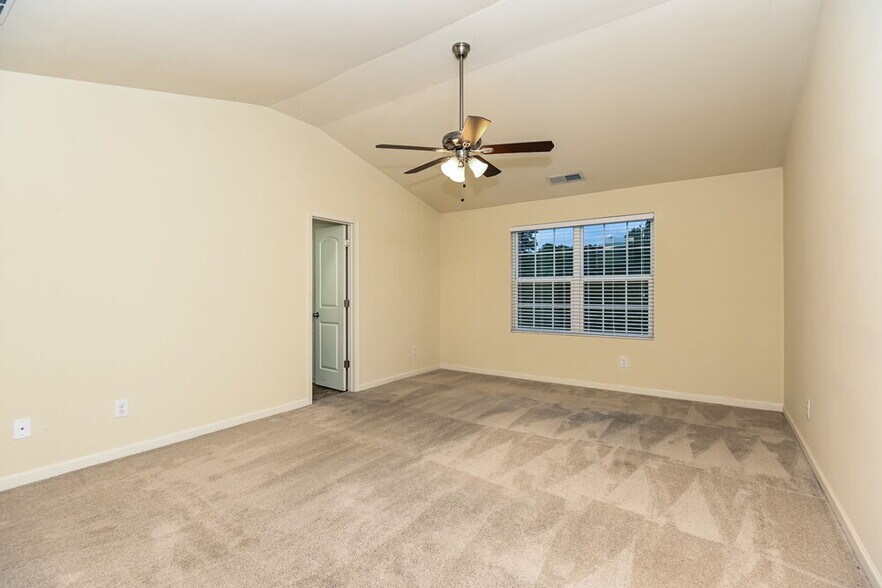 Building Photo - 83 Sharp Wy