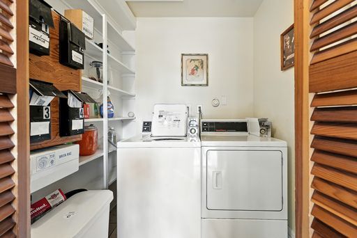 Building Photo - Walk to Cheeseman from this Large 1 Bed 1 ...