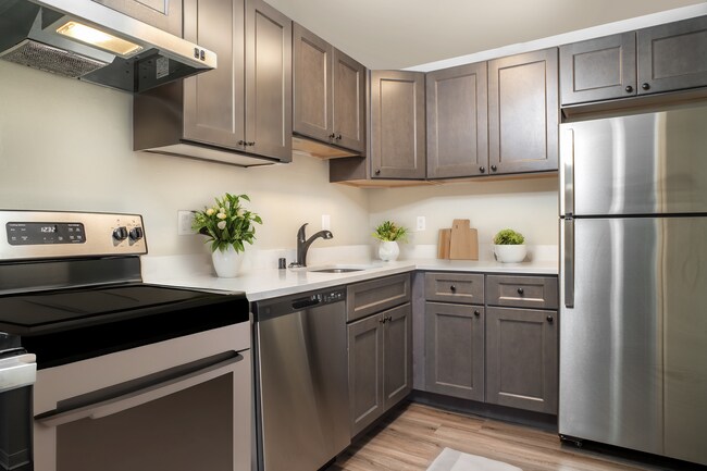 2 x 1.5, 835 Sq Ft - Valencia Apartments