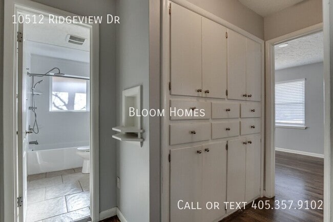 Building Photo - 10512 Ridgeview Dr