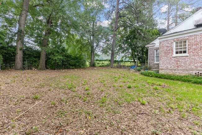 Building Photo - View of Columbus Country Club Golf Course,...