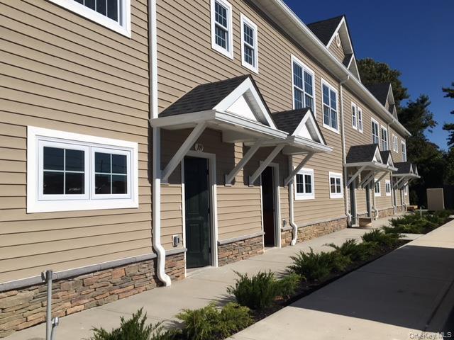 Building Photo - 115 Evergreen St