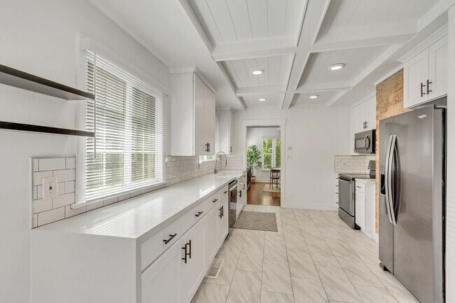 Building Photo - Elegant Yale Crest Bungalow in the Heart o...