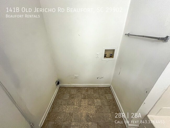 Building Photo - 141B Old Jericho Rd Beaufort, SC 29902-