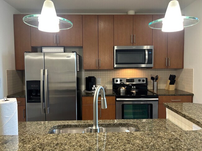 Building Photo - 300 S Church St