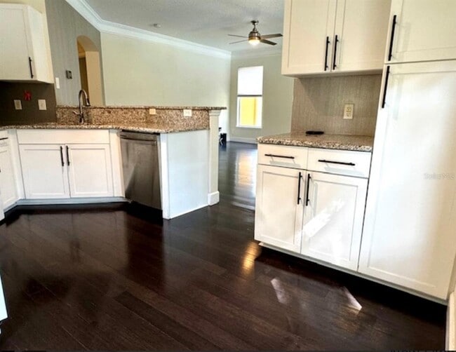 Building Photo - 8843 Villa View Cir