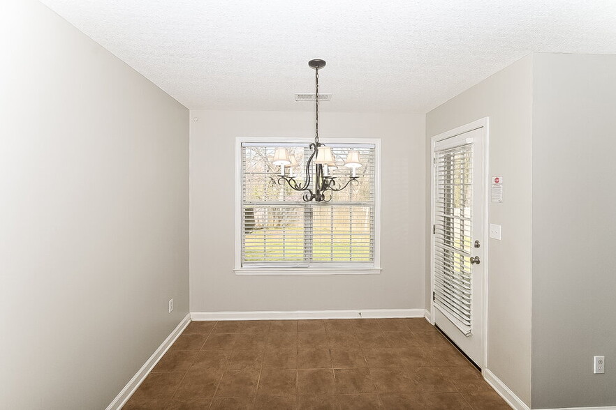 Building Photo - 2950 Dove Cove