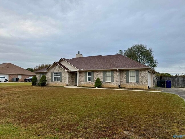 Building Photo - 113 Edgebrook Dr