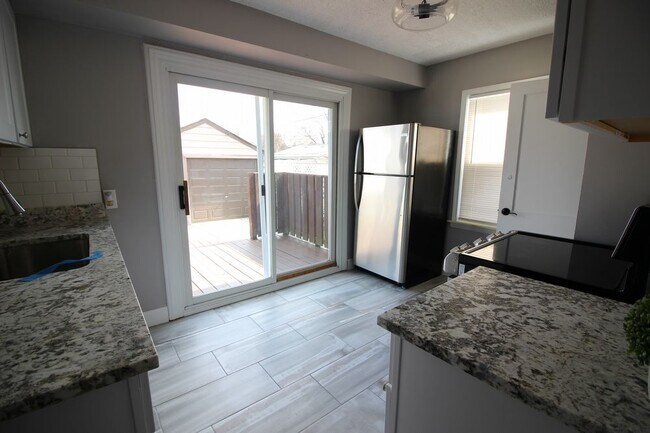 Building Photo - Taylor Home for Rent