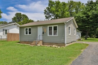 Building Photo - 1 Bedroom | 1 Bathroom | House with Carpor...