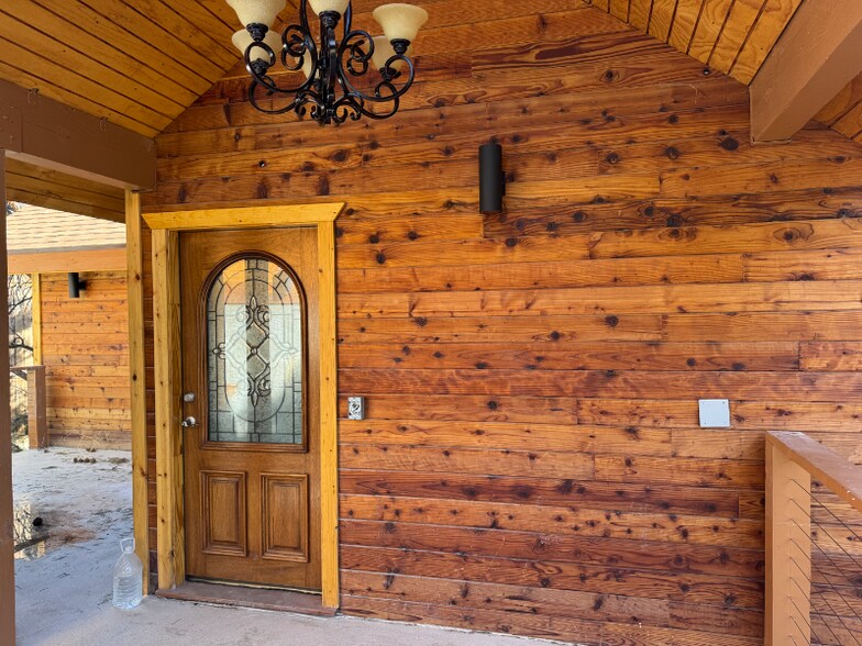 Building Photo - 15428 Shasta Way