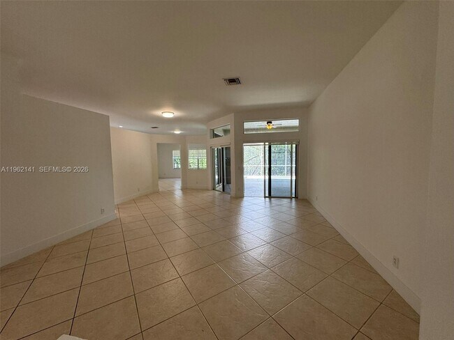 Building Photo - 4273 Fox Ridge Dr