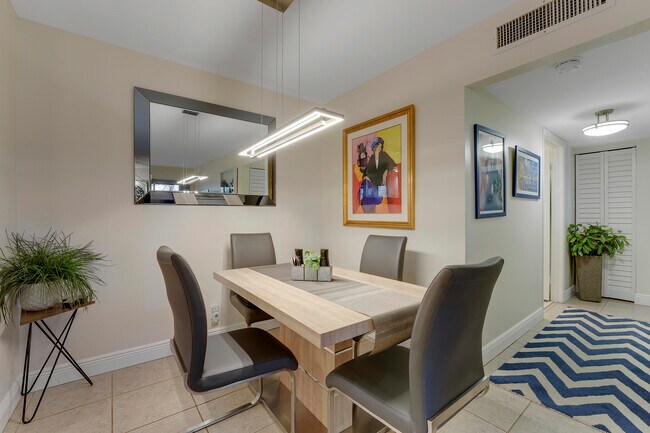 Building Photo - 15484 Lakes of Delray Blvd