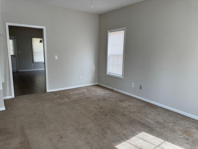 Building Photo - 1216 Stoneridge Ln