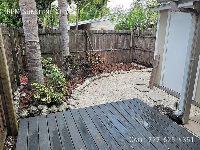 Building Photo - 1628 Pine St