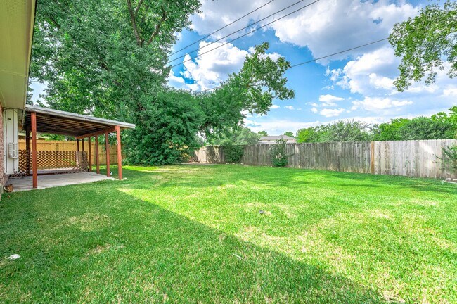 Building Photo - 13706 Towneway Dr
