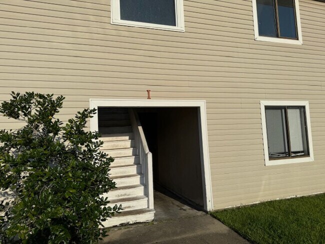 Primary Photo - 201 Shipman Rd