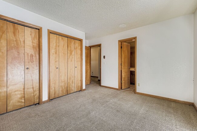 Building Photo - 345 N Chipmunk Cir