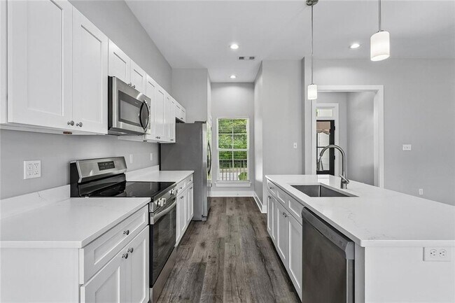 Building Photo - 60407 Vermillion Dr