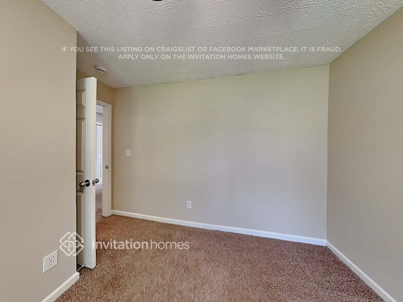 Building Photo - 3925 Riversong Dr NW