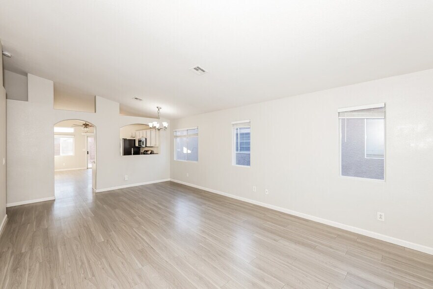 Building Photo - 511 Shallow Mist Ct