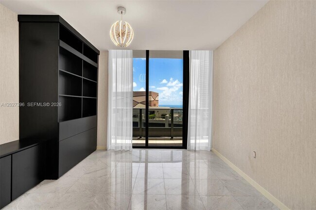 Building Photo - 1000 Brickell Plaza