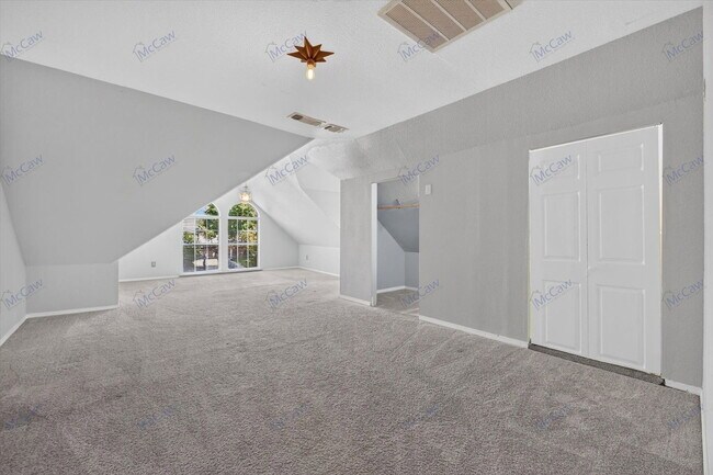 Building Photo - 305 Brazil Dr