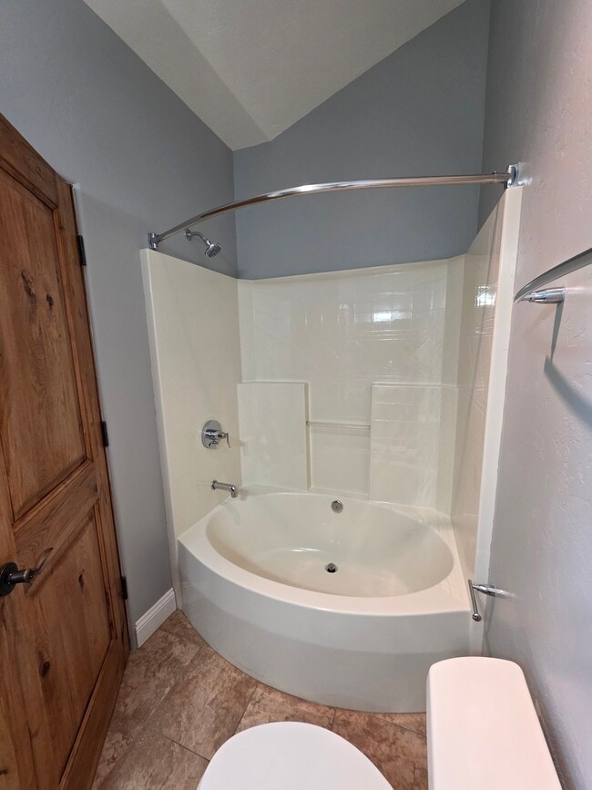 Building Photo - 3209 Silver Fox Dr