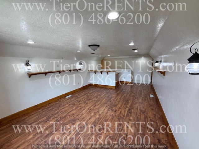 Building Photo - This property offers a NO DEPOSIT option a...