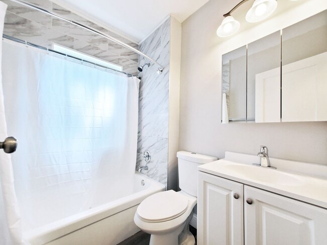 Building Photo - 3447 Altamont Rd