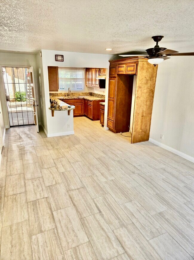Kitchen/Dining Area - 2118 Obarr Pl