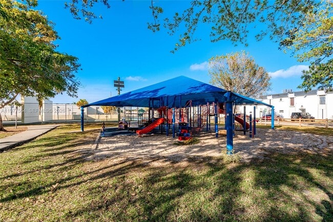 Building Photo - 7256 SW 94th Pl