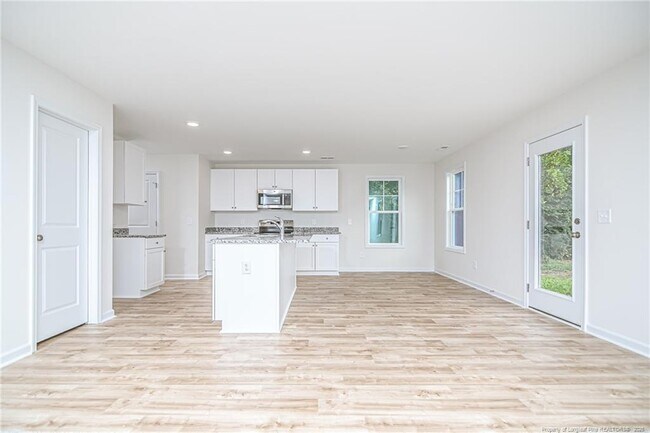 Building Photo - 5851 Panther Dr