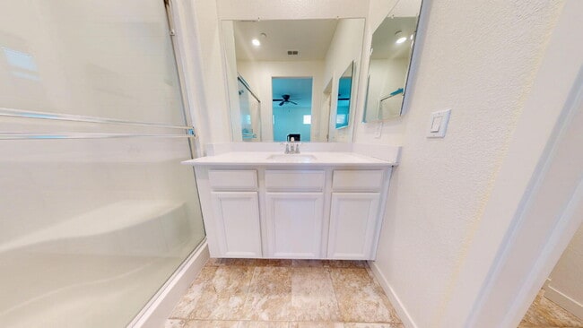 Building Photo - Fresh 3-Bed, 2-Bath Home in Natomas Crossing — Perfect for Commuters