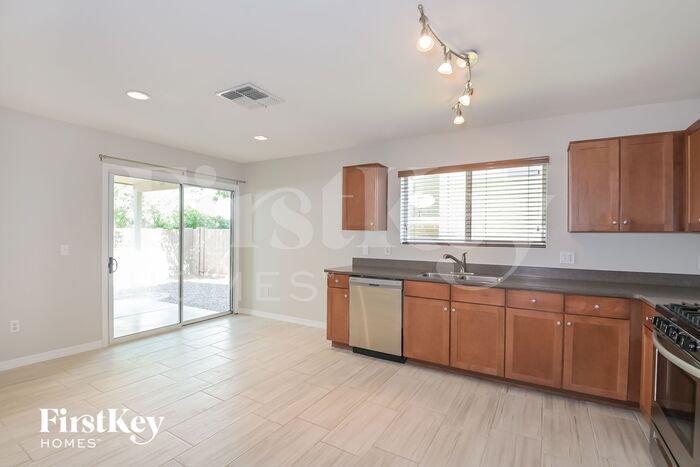 Building Photo - 7625 E Desert Overlook Dr