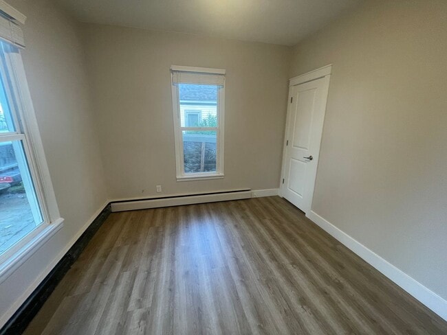 Building Photo - 520 16th St