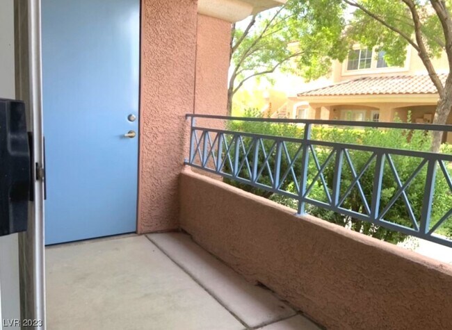 Building Photo - 352 Pine Haven St