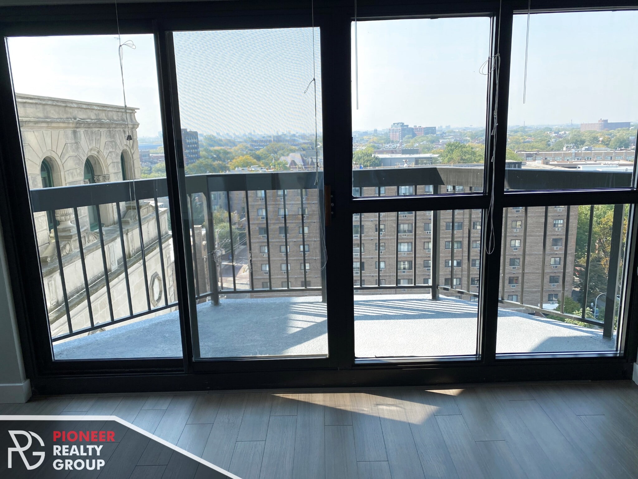 Building Photo - 2551 N Clark St