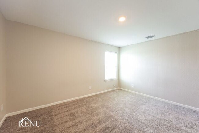 Building Photo - 3030 Jackson Smt