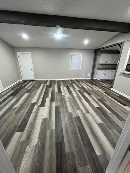 Building Photo - 5300 Mansfield Ct
